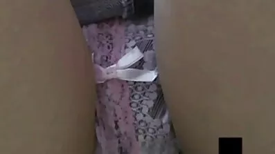 Forretningskvinde skjuler dansk porno video ikke undertøj med strømper under tøj