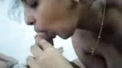 Hottie giver en massage til en gravid dansk porn free pige