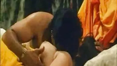 Skinn giovane ung pige viser dansk retro porn jomfru fisse på Porno casting
