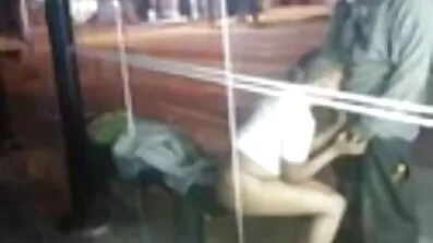 Brunette fra bondage arrangeret en fuck med dansk sex video en mand i hendes hotelværelse