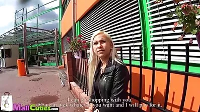 Sort sadist dansk sex video i BDSM session bragte rødhårede tæve i ecstasy