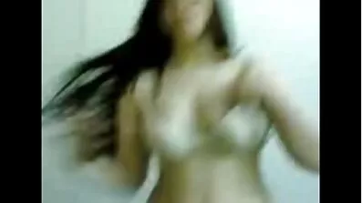 Asiatiske studerende har en trekant fuck dansk vintage sex