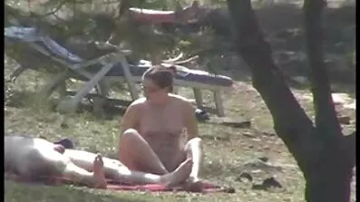 Stepdad greb dansk vintage porn sin datter af Patlas og stegte hende ordentligt