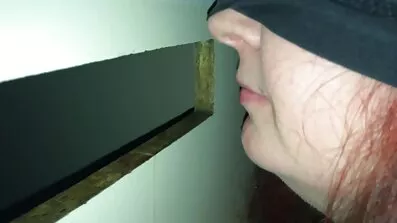 Burly pige spreder benene foran vedvarende klassisk dansk porno Manager pik