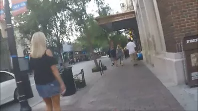Udsøgt blondine løb kærligt fingrene mellem hendes dansk porno video læber