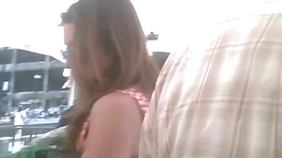 Stepdad fucked unge datter i glat dansk swingerklub porno skridtet