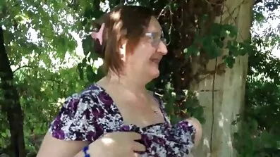 Jeg sad i en bil for fyren og takkede med en dansk porno tube blæsejob for passagen