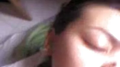 Busty brunette og afro-mand nicole brøggler sex video havde køn nær poolen