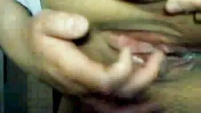Moden kvinde overgav sig til dansk porno video en lidenskabelig stud på sofaen